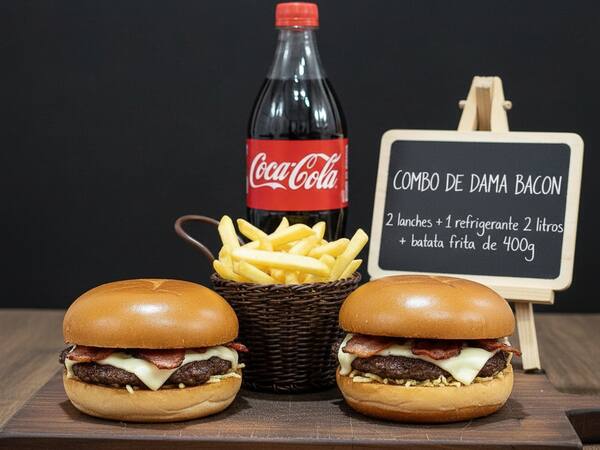Dama Bacon Duplo (2 lanches) + 1 Coca cola 2 litros + 1 batata frita 400g