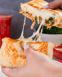 Crepe de Brócolis com Frango e Queijo