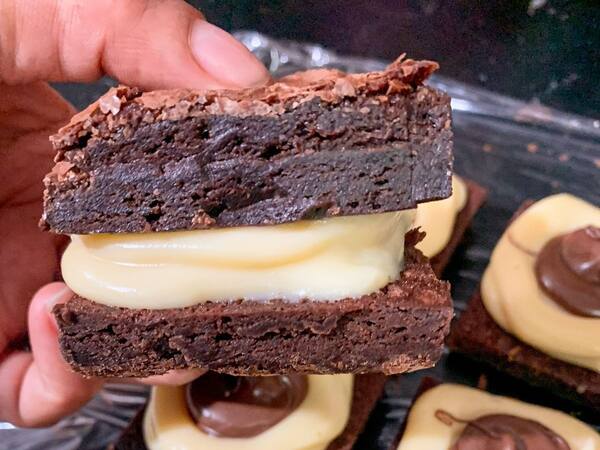 Brownie Sanduíche de Ninho com Nutella