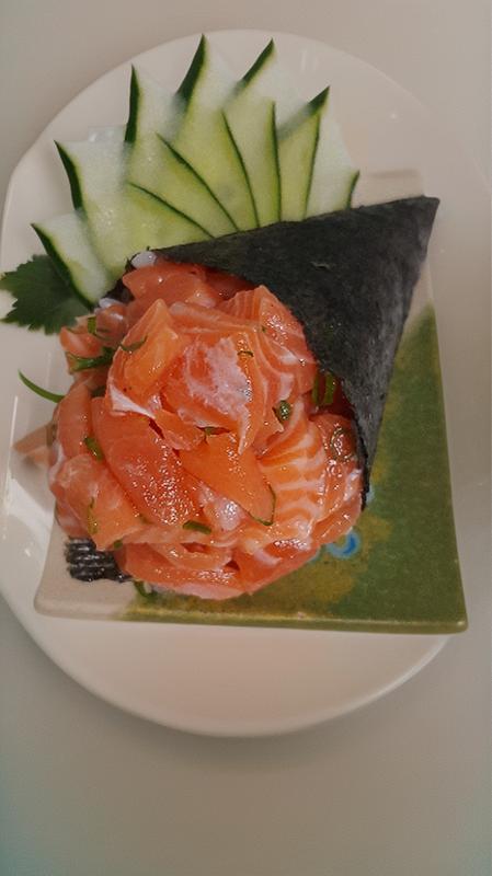 Temaki salmão simples