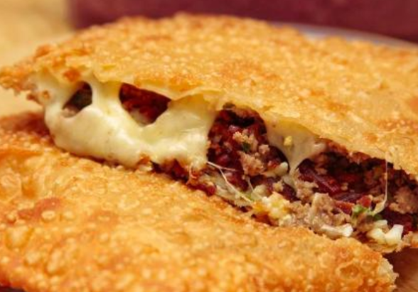 Pastel de Carne com Queijo