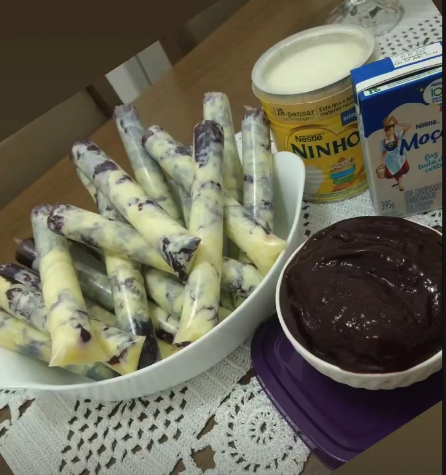 Geladinho de açaí