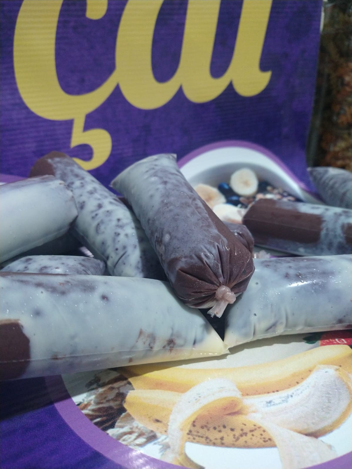 Vitamina de açaí com banana, morango e leite condensado