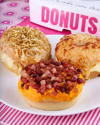 Donuts de Queijo e Presunto