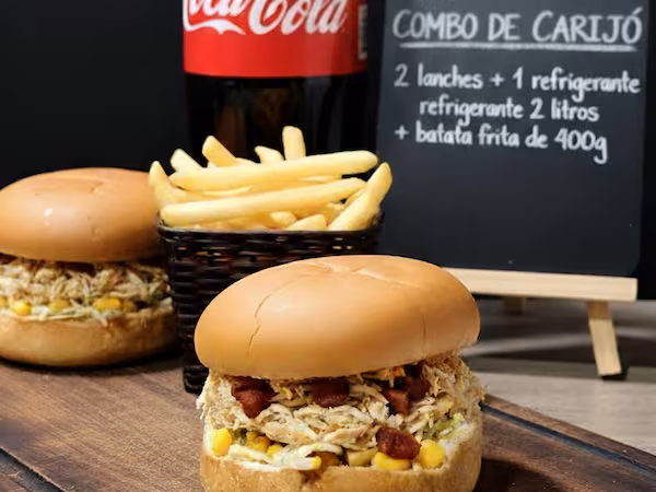 Duplo Carijó (2 lanches) + 1 Coca cola 2 litros + 1 Batata de 400g