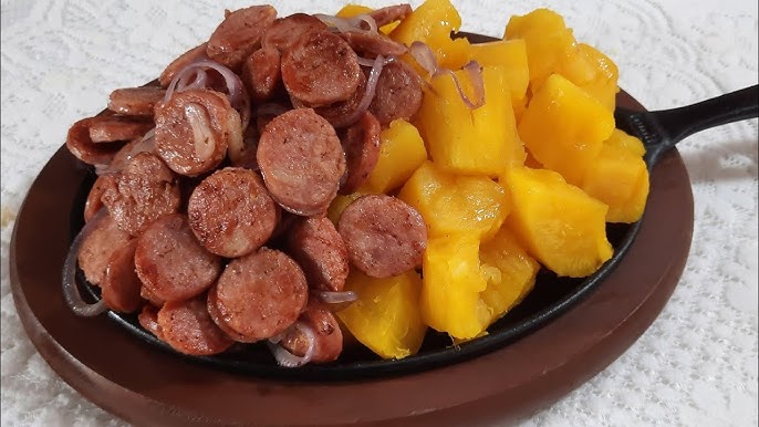 Linguiça com mandioca