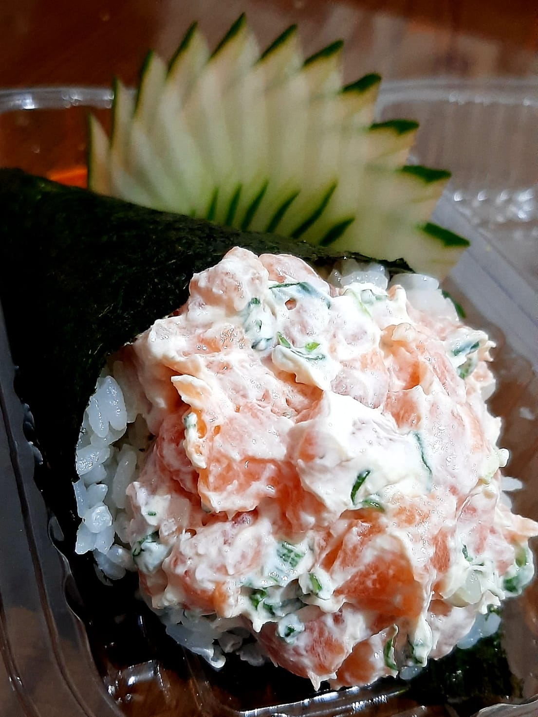Temaki salmão completo