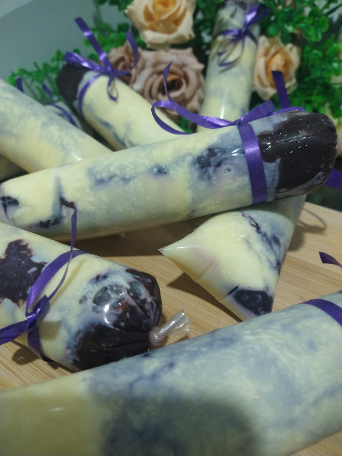 Geladinho Gourmet de açaí com leite condensado e leite em pó 