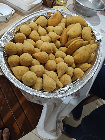 Bandeja de pasteizinhos fritos